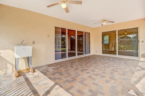 970 Murcott Dr, Naples FL 34120-1478 exterior