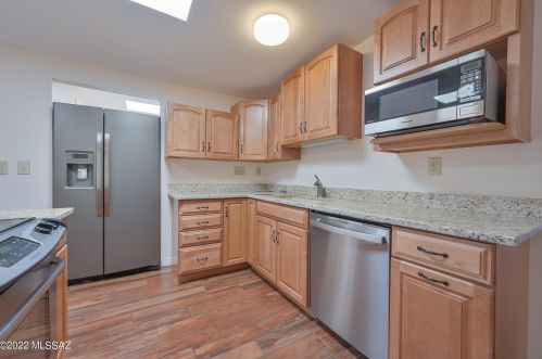 8105 Beverly St, Tucson AZ 85710-5929 exterior