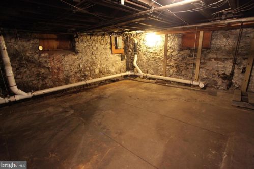 223 Washington St, Huntingdon PA 16652-1525 exterior