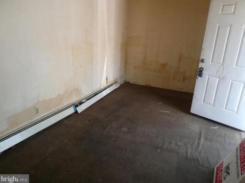 6801 Ditman St, Philadelphia PA 19135-2229 exterior