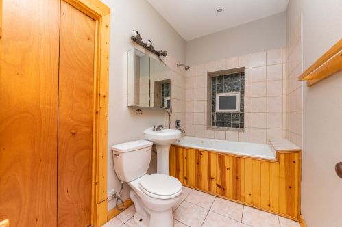 2718 Campbell Ave, Chicago IL 60647-1923 exterior