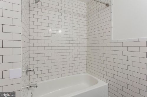 421 13 St, Philadelphia PA 19147-1142 exterior