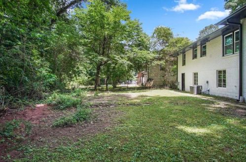 1689 Laurelwood Dr, Atlanta GA 30311-3800 exterior