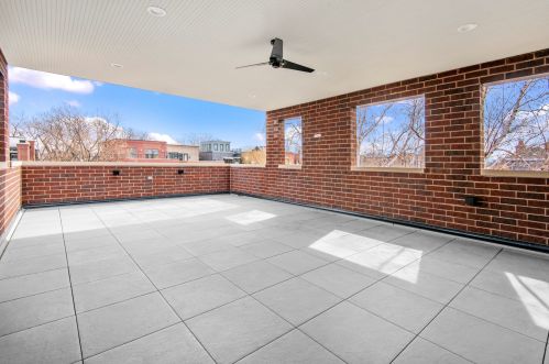 2137 Clifton Ave, Chicago IL 60614-4116 exterior