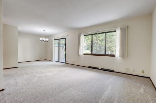 9039 70, Milwaukee WI 53218-2212 exterior