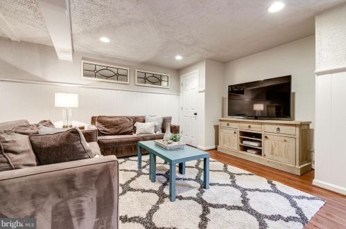 2122 Rampart Dr, Alexandria VA exterior