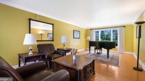 3653 Warfield Dr, Huntingdon Valley PA 19006-3423 exterior