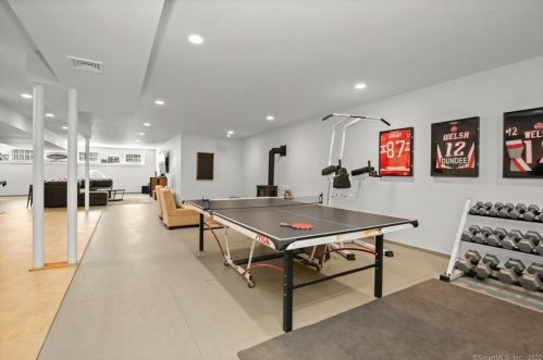 163 Branchville Rd, Ridgefield CT 06877-5116 exterior