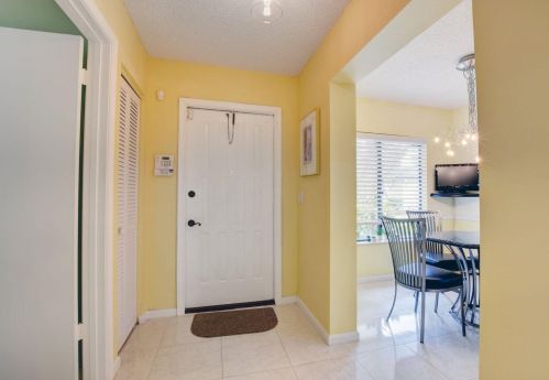 10155 Mangrove Dr, Boynton Beach, FL 33437-1326