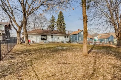 5239 Main St, Maple Plain MN 55359-9695 exterior