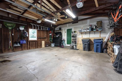 8523 Westnedge Ave, Kalamazoo MI  49002-6227 exterior