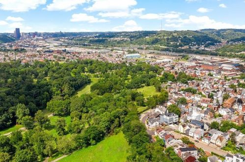 5205 Stanton Ave, Pittsburgh PA 15201-2592 exterior