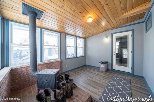 941 Northlawn St, Grand Rapids MI 49505-3717 exterior