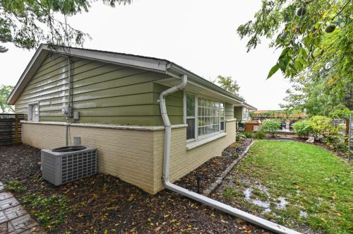 3700 Brook Pl, Milwaukee WI 53235-4206 exterior