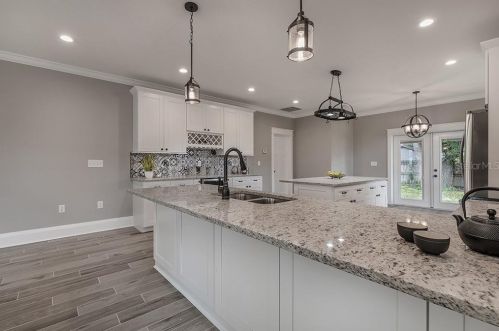 105 Genesee St, Tampa FL  33603-3825 exterior