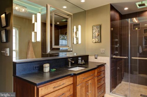 6310 Alderman Dr, Alexandria VA 22315-3730 exterior