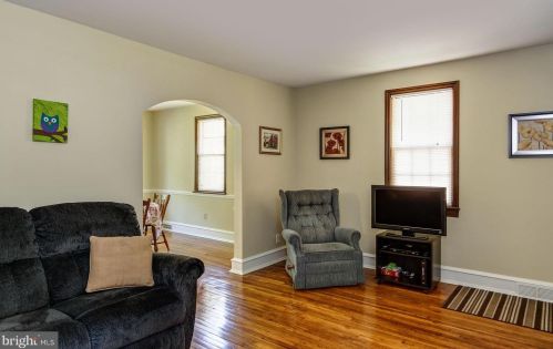 126 Homestead Ave, Tavistock NJ 08033-2732 exterior