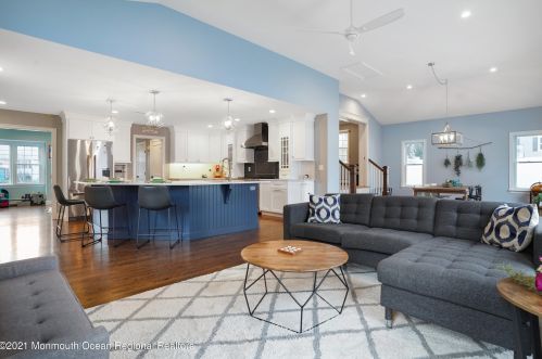 30 Cardinal Rd, Middletown NJ 07748-3262 exterior