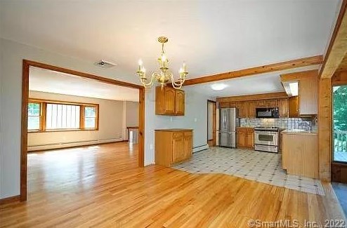 15 Loren Cir, Windsor CT  06095-1012 exterior