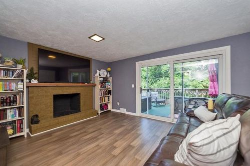 2187 Garrick Dr, Pittsburgh PA  15235-5034 exterior