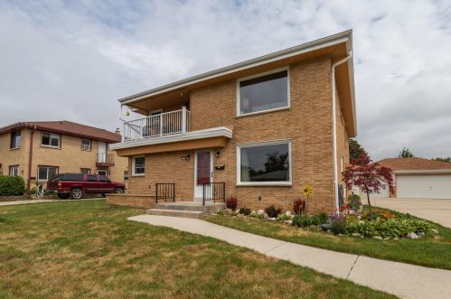 7200 Tripoli Ave, Milwaukee WI 53220-1716 exterior