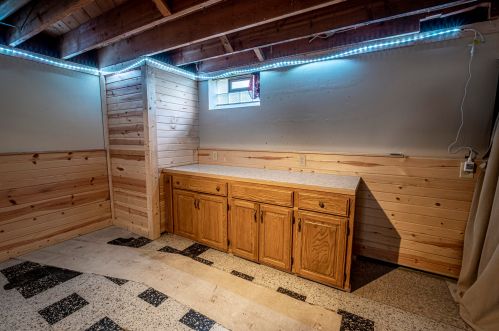 9232 Elmore Ct, Milwaukee WI 53222-2522 exterior