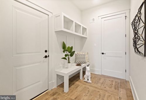 6516 Beverly Ave, Mc Lean VA 22101-5222 exterior