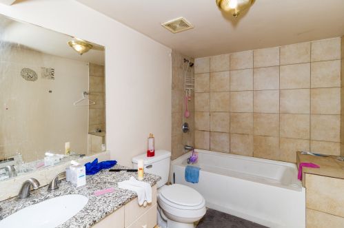 6243 Campbell Ave, Chicago IL 60659-2807 exterior