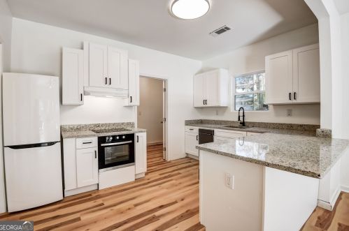 1401 Mcclelland Ave, Atlanta GA  30344-1610 exterior