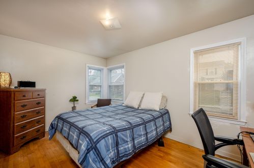 425 Fremont Pl, Milwaukee WI 53219-3066 exterior