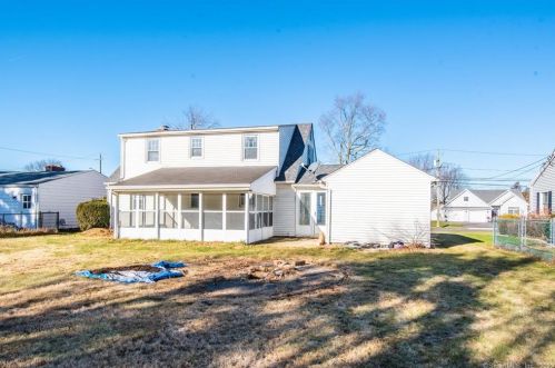 92 Osgood Ave, New Britain CT 06053-2715 exterior