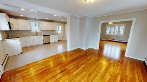 216 Farm St, Woonsocket RI  02895-1169 exterior