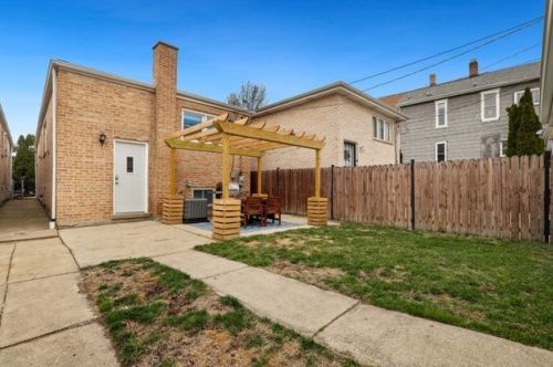 3321 Aberdeen St, Chicago IL 60643-2241 exterior