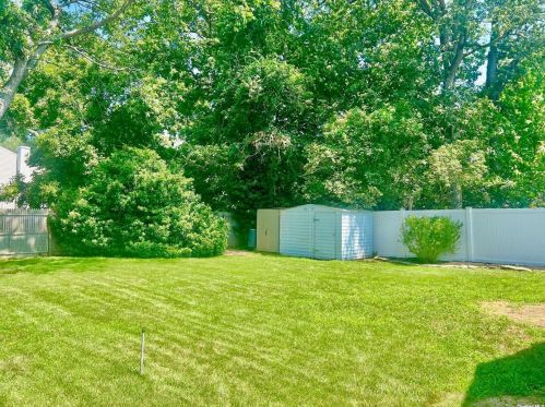 47 22 St, Huntington Station NY 11746-3240 exterior