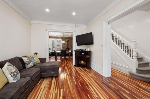 2983 Perry Ave, Bronx NY 10467-4105 exterior