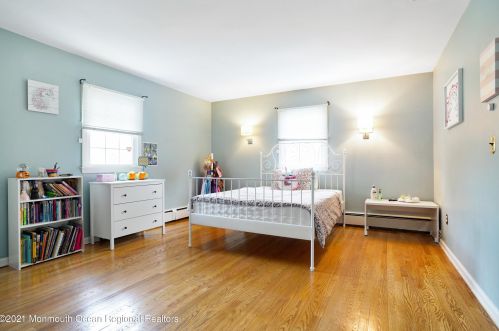 30 Cardinal Rd, Middletown NJ 07748-3262 exterior