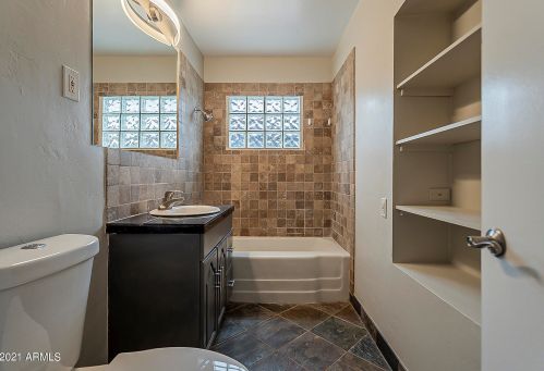 7020 12 St, Phoenix AZ 85086-4800 exterior