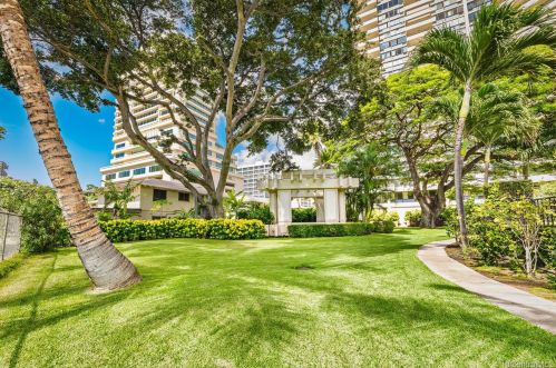 2333 Kapiolani Blvd, Honolulu HI  96826-4485 exterior