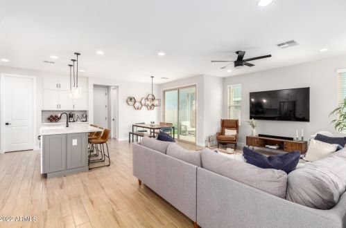 25818 20 Ln, Phoenix AZ 85085-1714 exterior