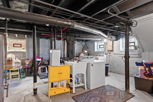 3232 Booth St, Milwaukee WI  53212-2136 exterior