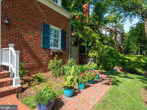 301 Glendale Ave, Alexandria VA 22301-2407 exterior