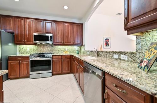 1693 Tarpon Bay Dr, Naples, FL 34119-8710