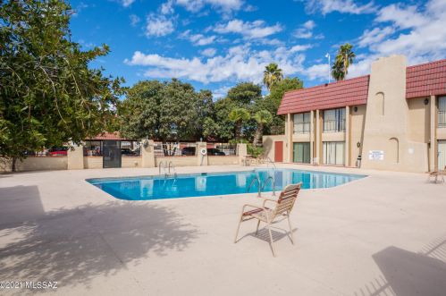 441 Yucca Ct, Tucson AZ  85704-5474 exterior