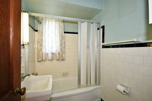 3147 Glendale Ave, Pittsburgh PA 15227-2829 exterior