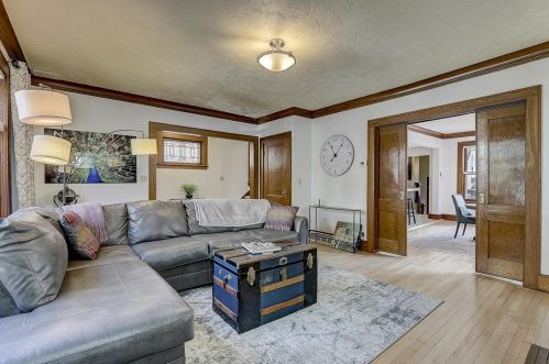 2230 Smt Ave, Milwaukee WI 53202-1245 exterior