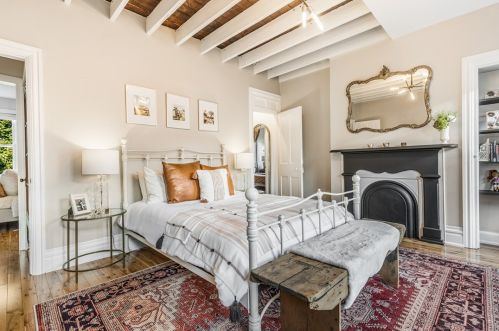 5109 Holmes St, Pittsburgh PA 15201-2433 exterior