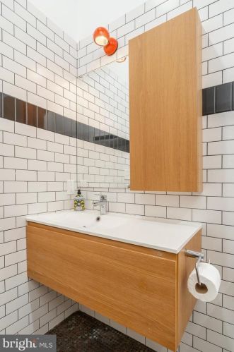 2218 Emerald St, Philadelphia PA 19134-2505 exterior