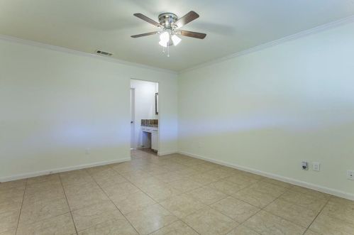 5305 Beckett Cir, Austin TX 78749-2114 exterior