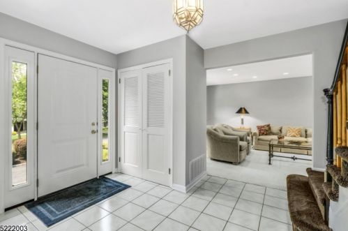 165 Spring Ridge Dr, Berkeley Heights, NJ 07922-2024