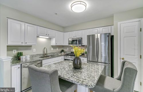 10414 Heathside Way, Rockville MD 20854-6346 exterior